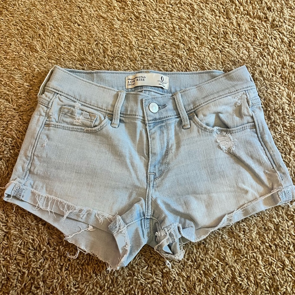 Abercrombie & Fitch Women's Light Blue Distressed Denim Shorts Size 0